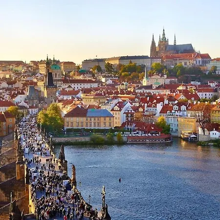 Cozy Family Riverside In * Praga