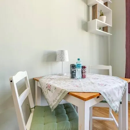 Cozy Family Riverside In *