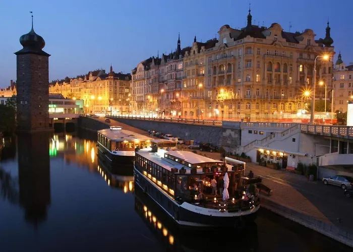 Cozy Family Riverside In Appartement